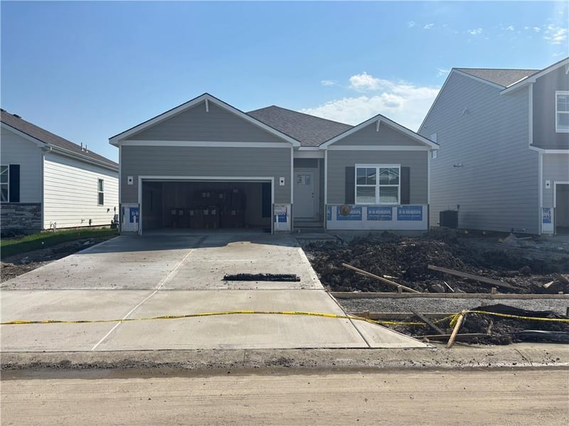 25255 W 177th Ter, Gardner, KS 66030