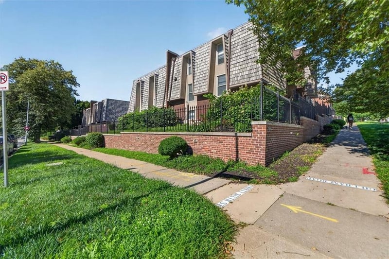 3608 Gillham Rd #26, Kansas City, MO 64111