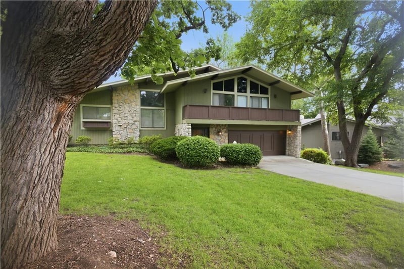 11703 W 102nd Pl, Overland Park, KS 66214