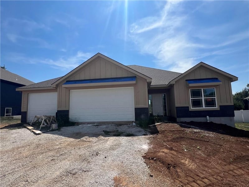 11715 E 231st St, Peculiar, MO 64078