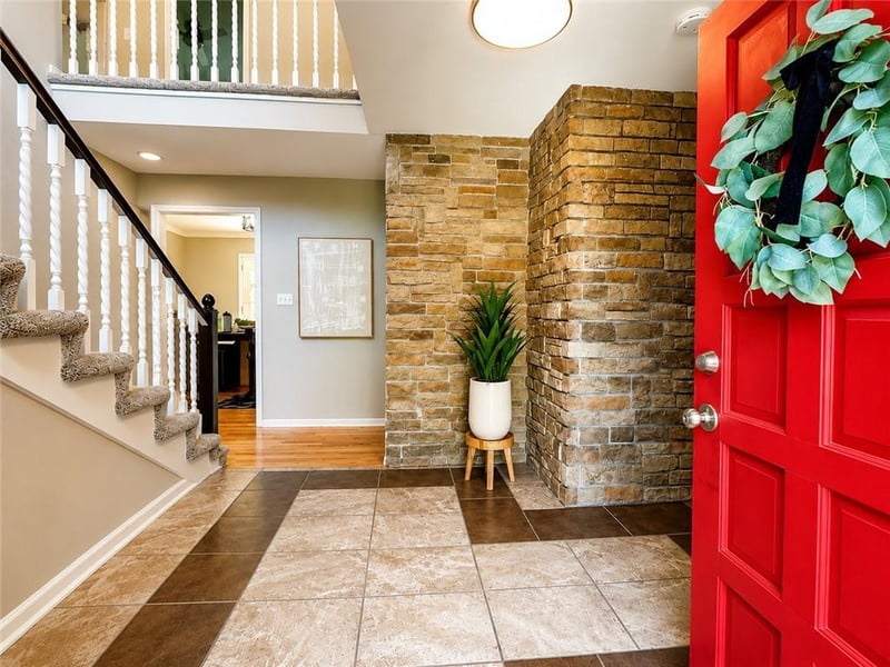 12343 Pinehurst Dr, Kansas City, KS 66109