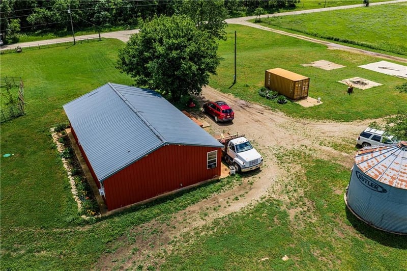 4038 Lee Rd, Mound City, KS 66056