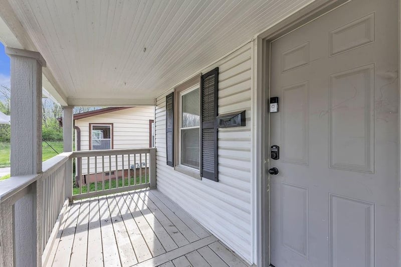 3142 Felix St, St Joseph, MO 64501