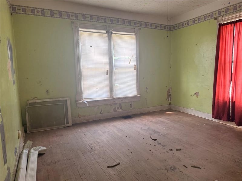 2725 Delaware St, St Joseph, MO 64506