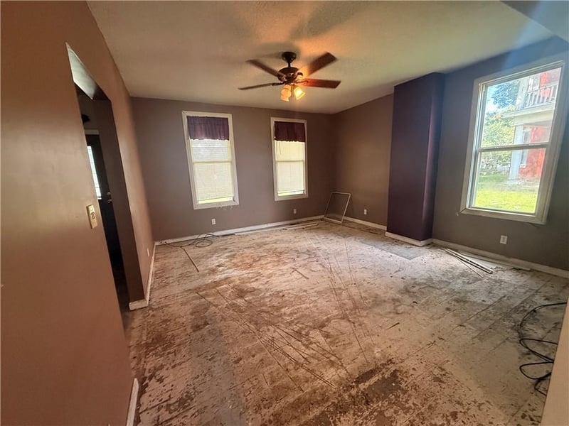 1917 Jones St, St Joseph, MO 64501