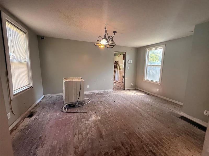 1917 Jones St, St Joseph, MO 64501