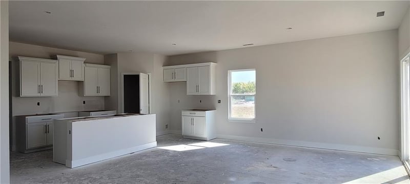 36425 W 102nd Pl, De Soto, KS 66018