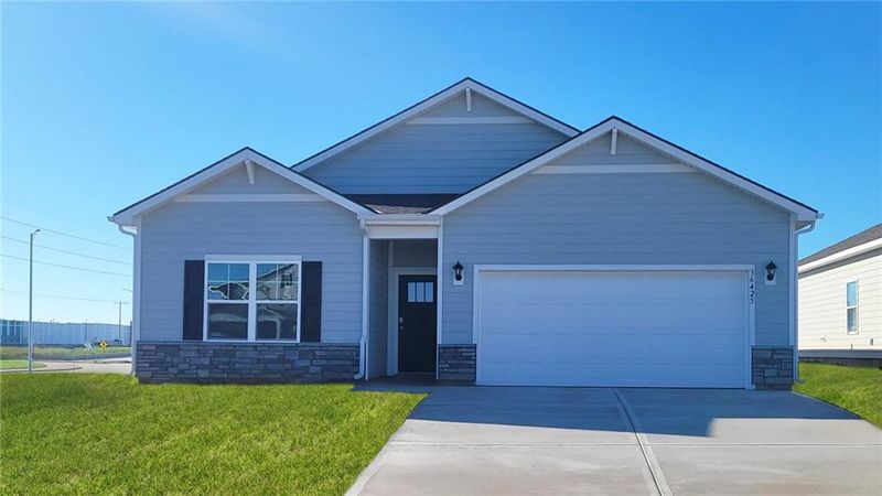 36425 W 102nd Pl, De Soto, KS 66018