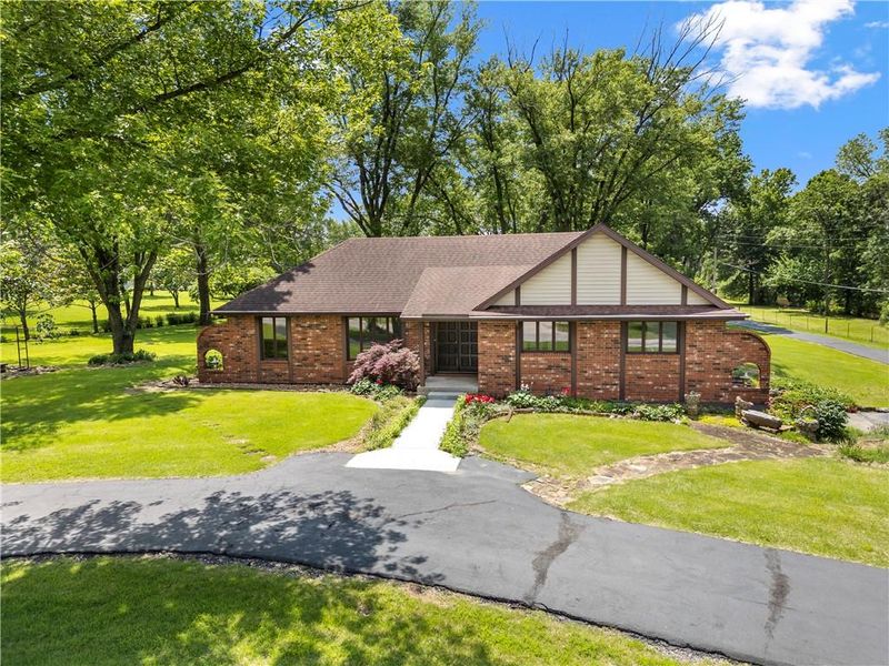 15096 E Quail Rd, Nevada, MO 64772