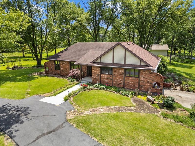 15096 E Quail Rd, Nevada, MO 64772