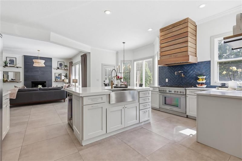 14603 Floyd St, Overland Park, KS 66223