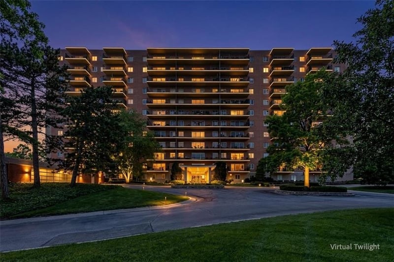 4550 Warwick Blvd #213, Kansas City, MO 64111