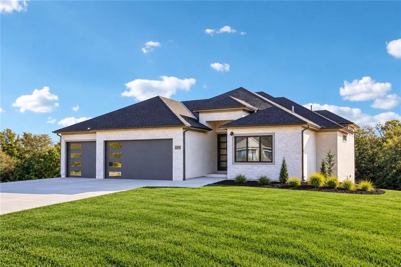 30304 E 138th St, Lee's Summit, MO 64086