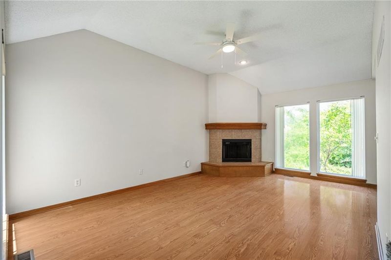 578 W Layton St, Olathe, KS 66061