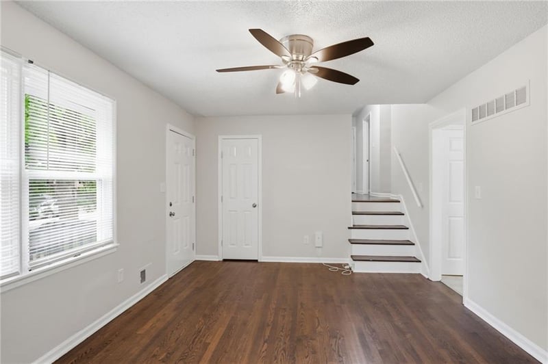 8909 Stark Ave, Kansas City, MO 64138
