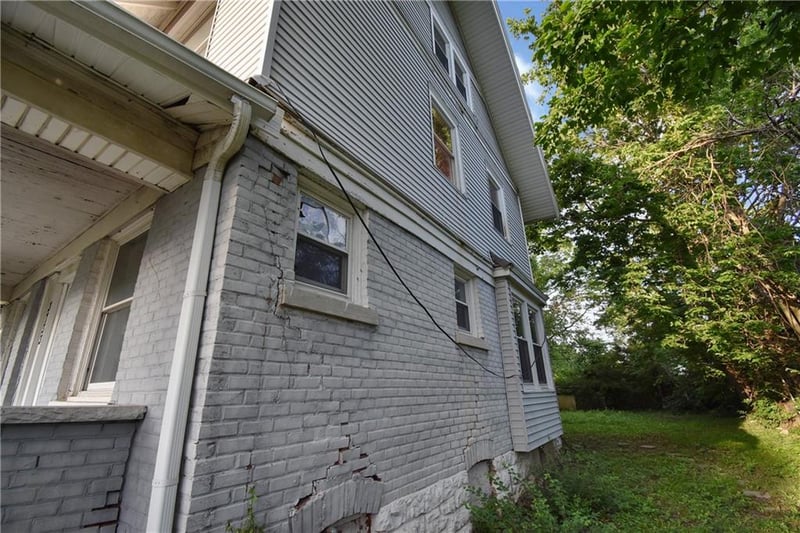 3733 Prospect Ave, Kansas City, MO 64128