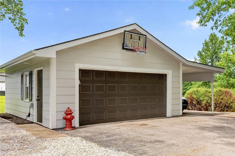 35352 W 146th St, Gardner, KS 66030