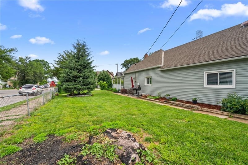 1617 Metropolitan Ave, Kansas City, KS 66103