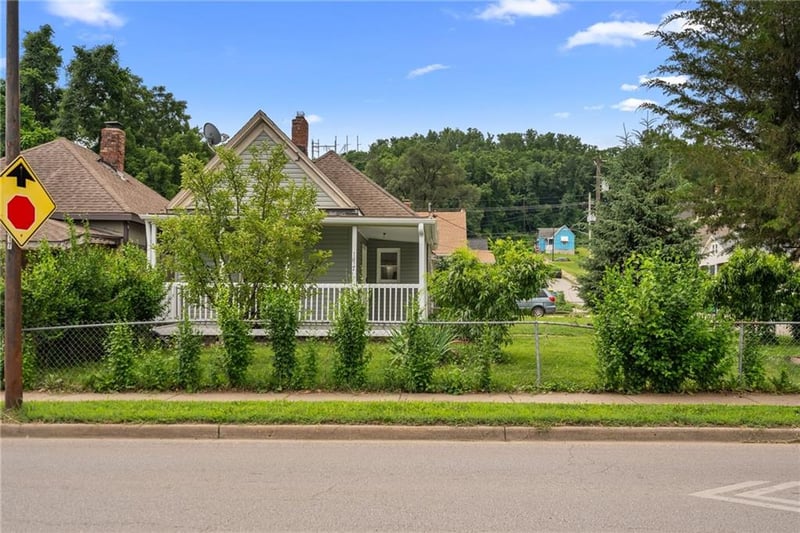 1617 Metropolitan Ave, Kansas City, KS 66103
