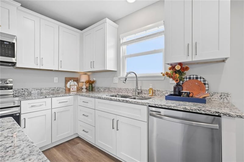 700 Summer Dawn Cir, Belton, MO 64012