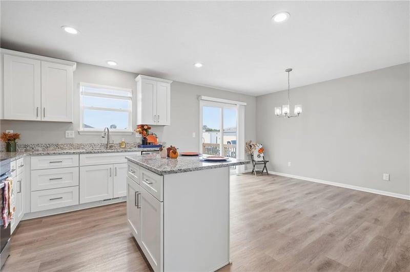 700 Summer Dawn Cir, Belton, MO 64012