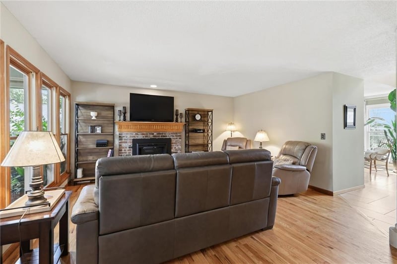 1117 Williamsburg Ct, Lawrence, KS 66049