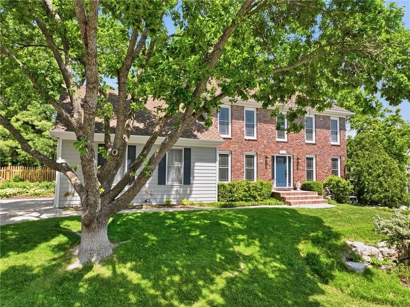 1117 Williamsburg Ct, Lawrence, KS 66049
