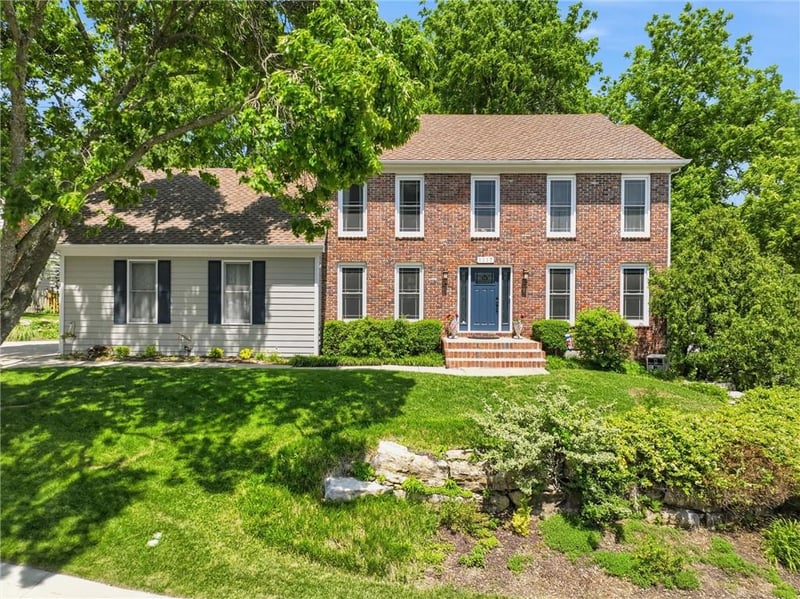 1117 Williamsburg Ct, Lawrence, KS 66049