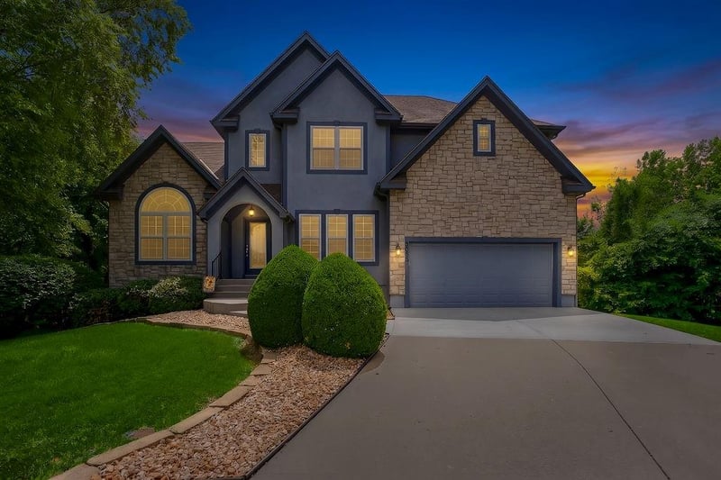 6052 Brownridge St, Shawnee, KS 66218