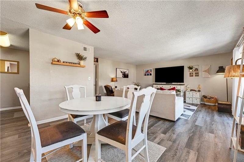 6228 Robinson St #4, Overland Park, KS 66202
