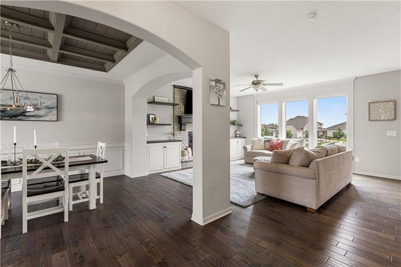 9196 Green Rd, Lenexa, KS 66227