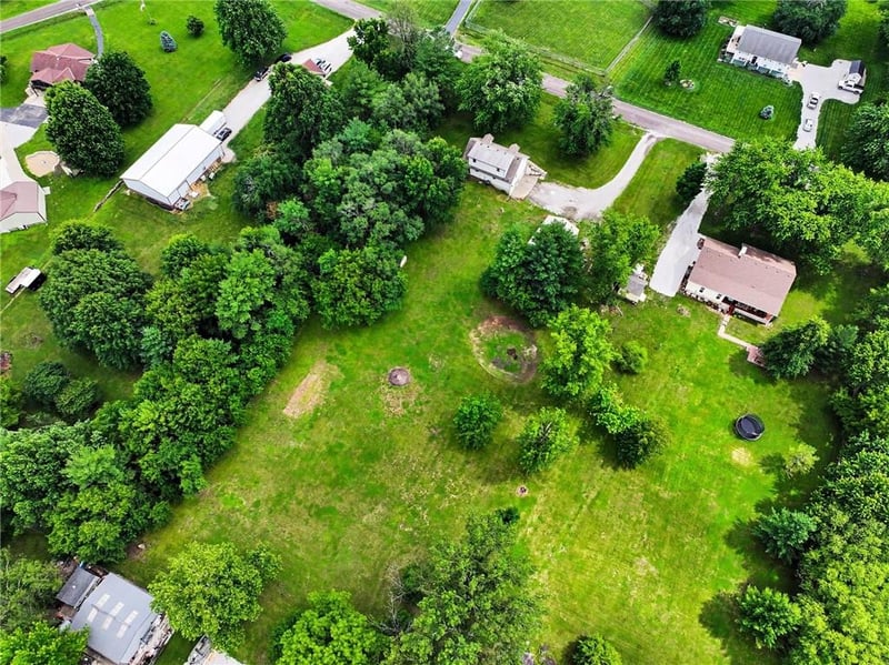 702 Howard Rd, Trimble, MO 64492