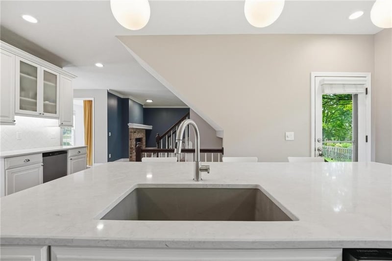 5210 W 157th Ter, Overland Park, KS 66224