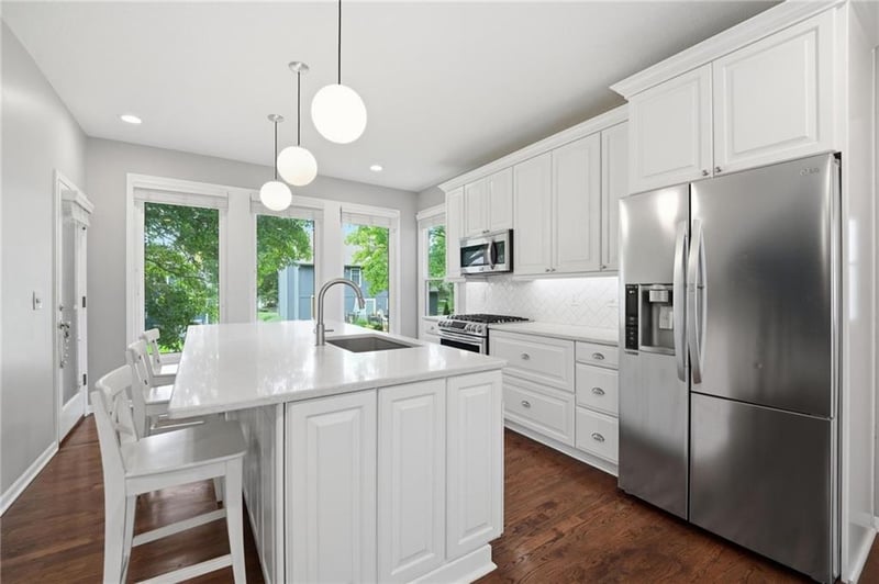 5210 W 157th Ter, Overland Park, KS 66224