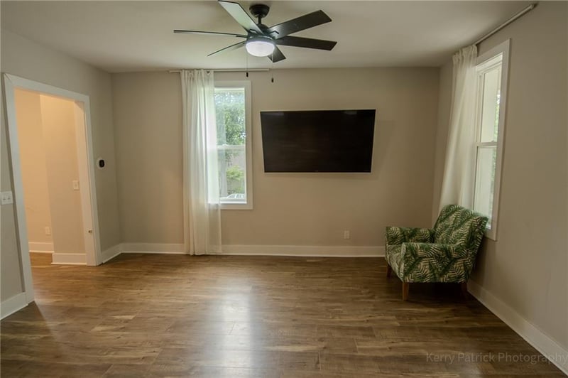 2904 Charles St, St Joseph, MO 64501