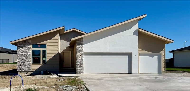 8413 NW 90th Ter, Kansas City, MO 64153