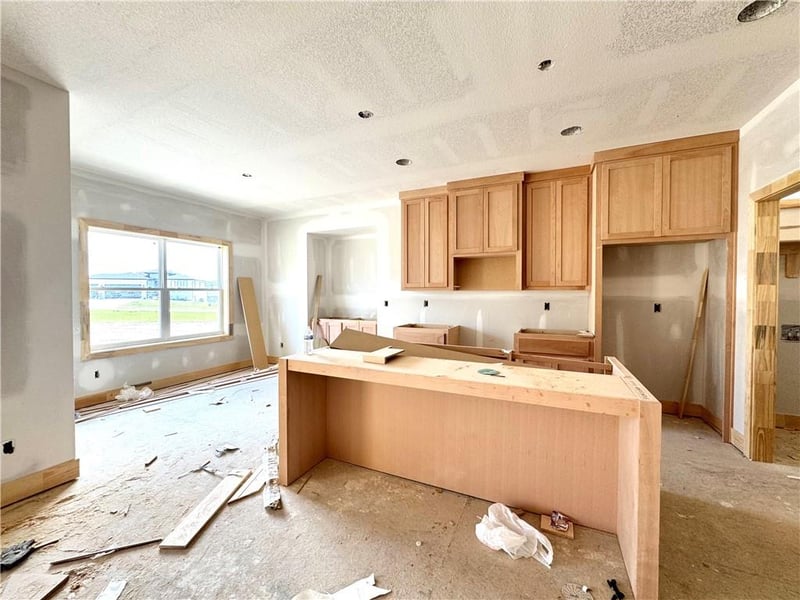 8413 NW 90th Ter, Kansas City, MO 64153