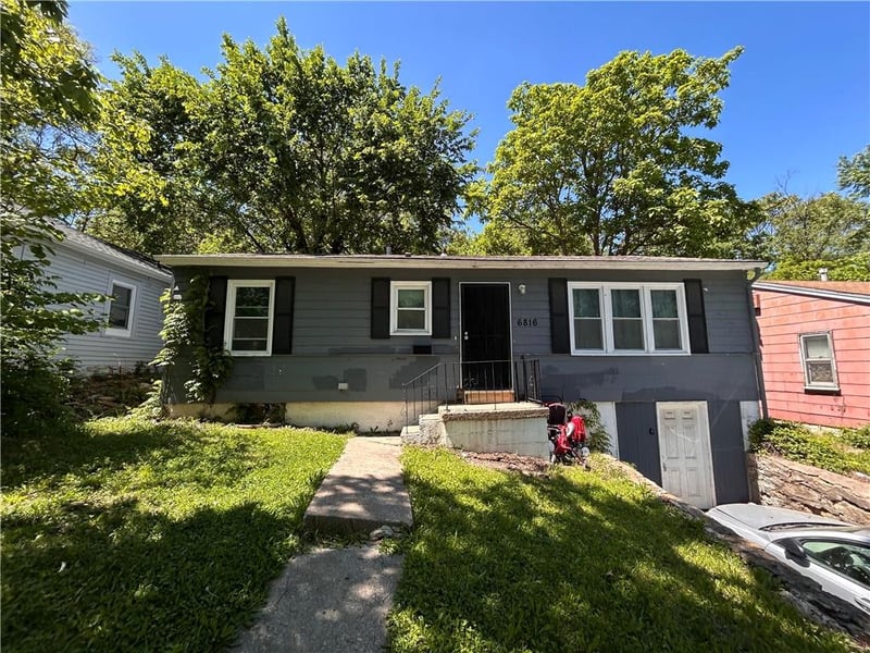 6816 Bales Ave, Kansas City, MO 64132