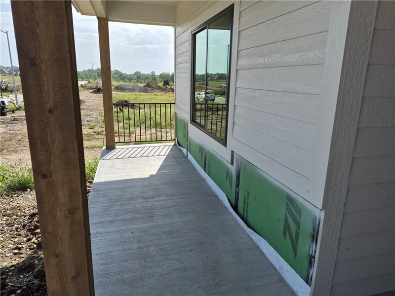 4374 Tee Box Dr, Basehor, KS 66007