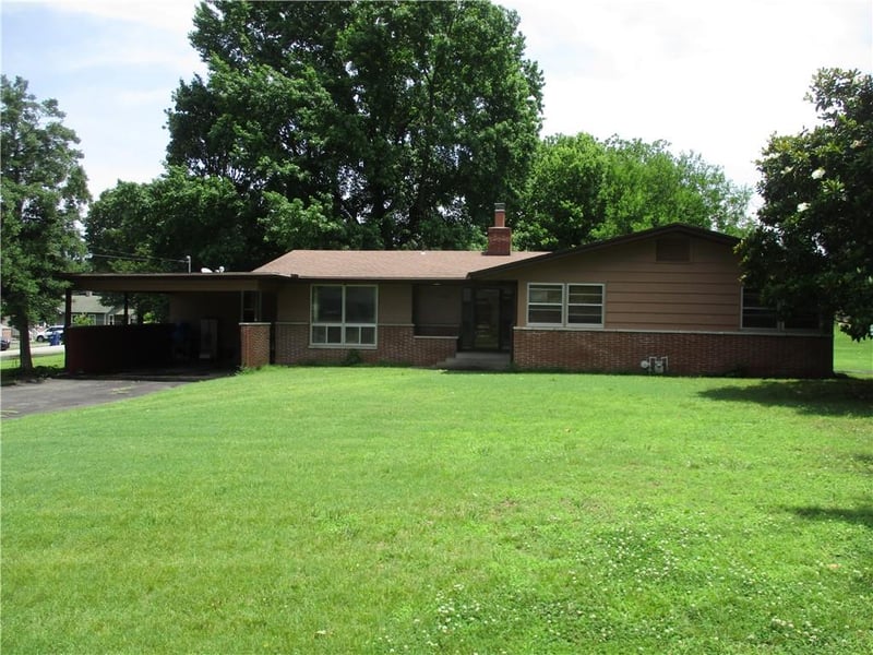 1816 Cherokee Ave, Baxter Springs, KS 66713