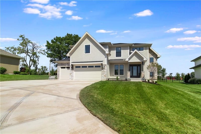 2609 NE Amanda Ln, Blue Springs, MO 64029