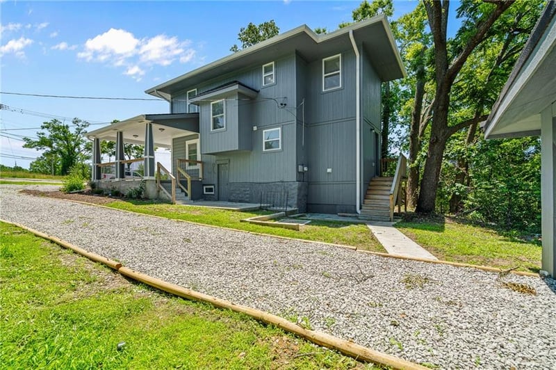 7330 Ozark Rd, Kansas City, MO 64129