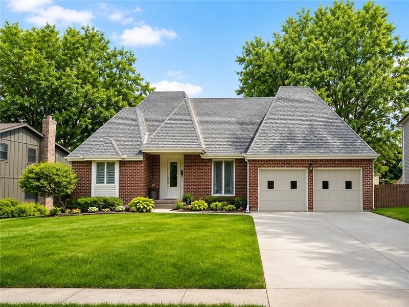 7917 Alden St, Lenexa, KS 66215