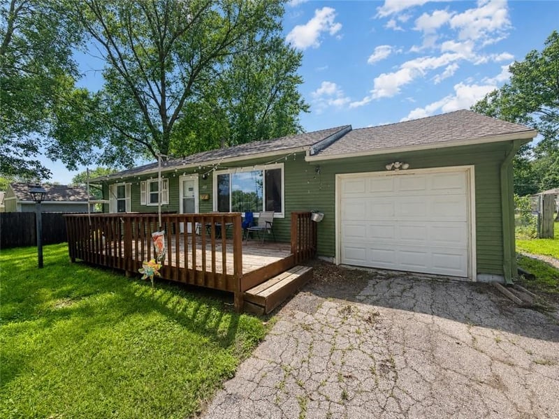 504 NE Lynn St, Lee's Summit, MO 64063