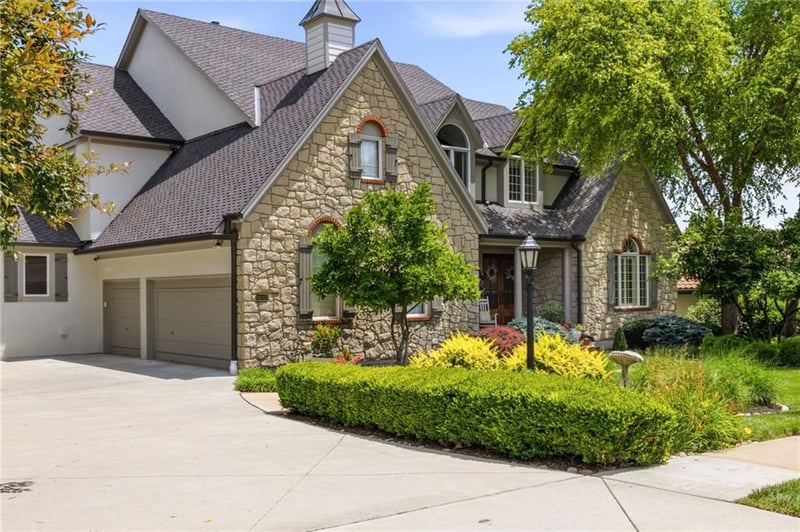 14107 Manor Rd, Leawood, KS 66224