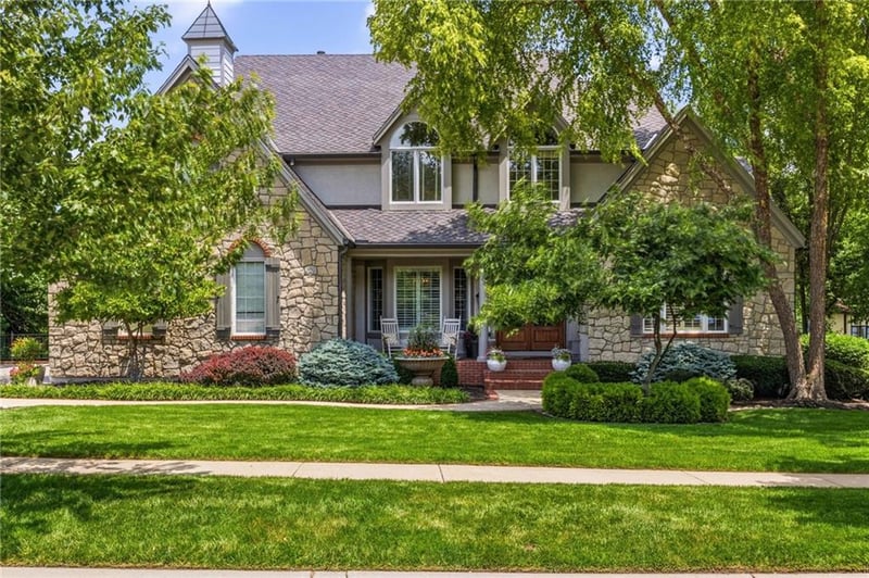 14107 Manor Rd, Leawood, KS 66224