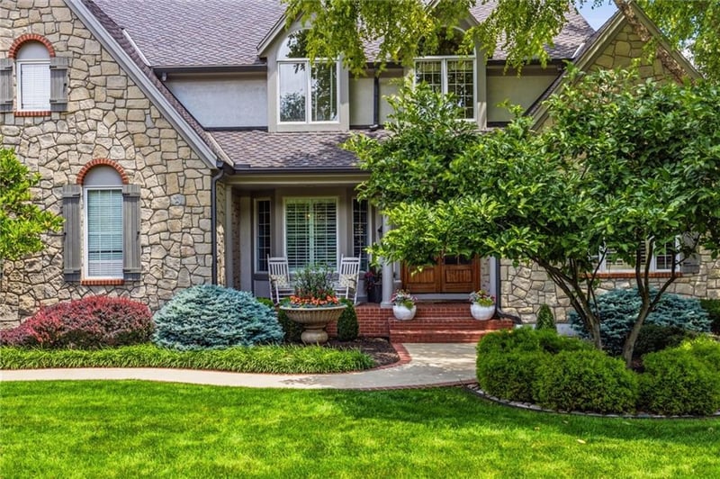 14107 Manor Rd, Leawood, KS 66224