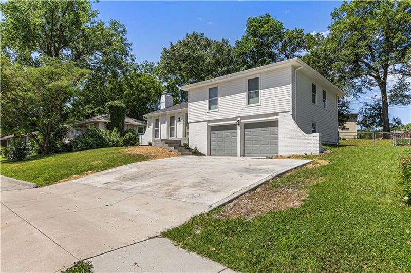 5140 Goodman Ln, Overland Park, KS 66202