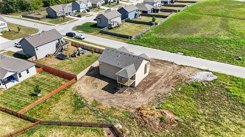 11208 207th St, Peculiar, MO 64078
