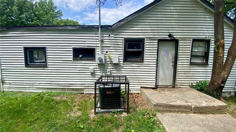 6013 College Ave, Kansas City, MO 64130